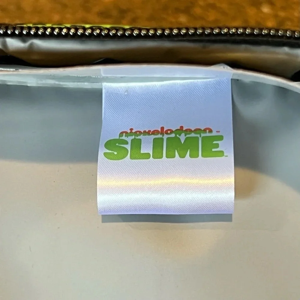 NEW - NICKELODEON SLIME - Snack / Lunch Tote/Lunch Box - Perfect for car snacks!